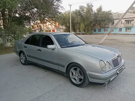 Mercedes-Benz E 280 1998 года за 2 600 000 тг. в Кызылорда