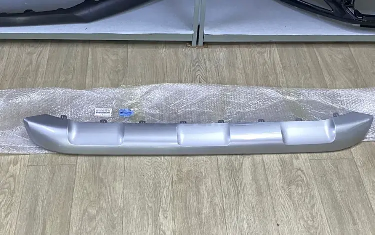 Накладка сабля серебро переднего бампера Toyota Rav4 2019-2024 за 130 000 тг. в Астана