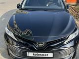 Toyota Camry 2020 года за 14 000 000 тг. в Жанаозен – фото 3