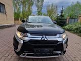 Mitsubishi Outlander 2022 годаfor11 000 000 тг. в Астана