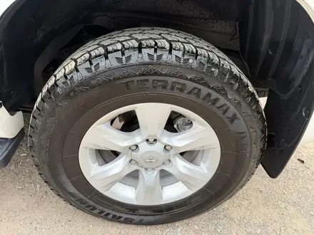 Toyota Land Cruiser Prado 2011 года за 14 000 000 тг. в Алматы – фото 15