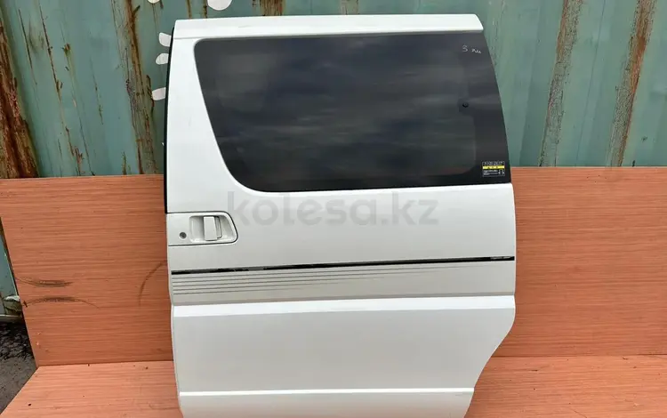 Дверь боковая на Ниссан Эльгранд Е50. за 20 000 тг. в Алматы