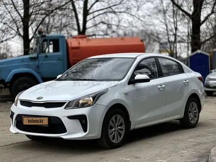 Kia Rio 2019 года за 5 900 000 тг. в Актобе – фото 2