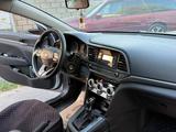 Hyundai Elantra 2020 года за 6 800 000 тг. в Шымкент – фото 2