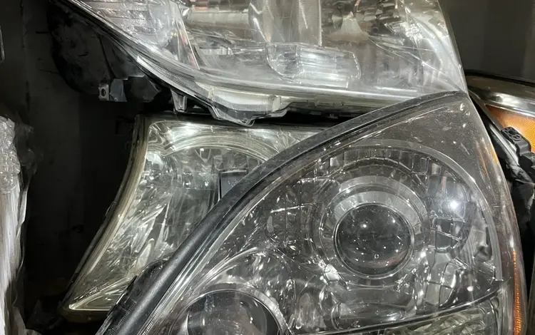 Передние фары Toyota Lexus за 111 001 тг. в Костанай