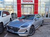 Hyundai Sonata 2020 года за 13 100 000 тг. в Астана