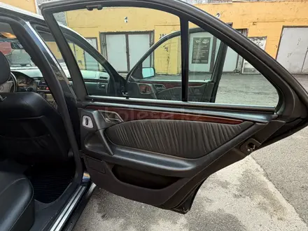 Mercedes-Benz E 320 1998 года за 6 800 000 тг. в Алматы – фото 35