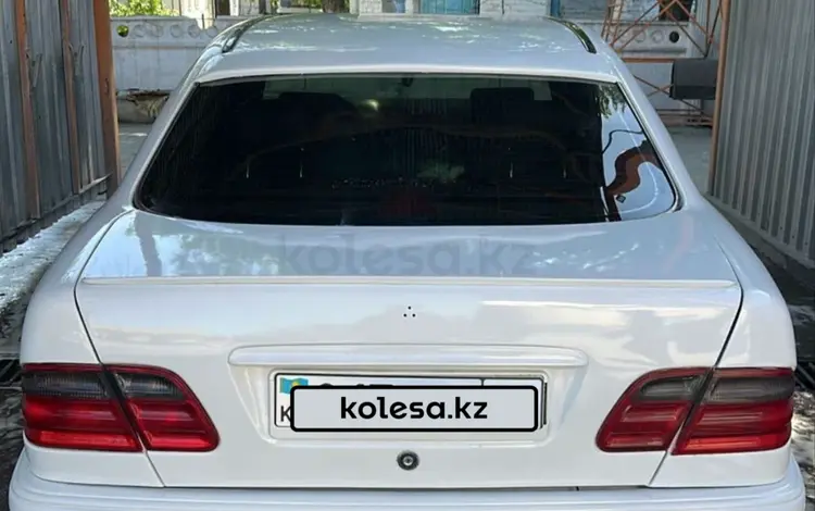 Mercedes-Benz E 230 1997 года за 2 000 000 тг. в Тараз