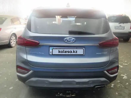 Hyundai Santa Fe 2019 года за 11 042 000 тг. в Актобе – фото 2