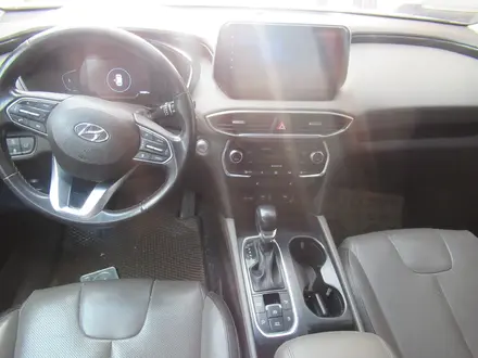 Hyundai Santa Fe 2019 года за 11 042 000 тг. в Актобе – фото 9