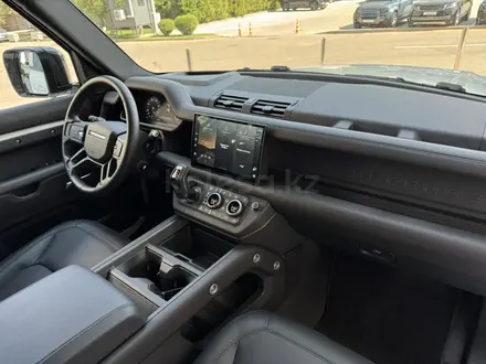 Land Rover Defender 2025 года за 65 200 000 тг. в Алматы – фото 8