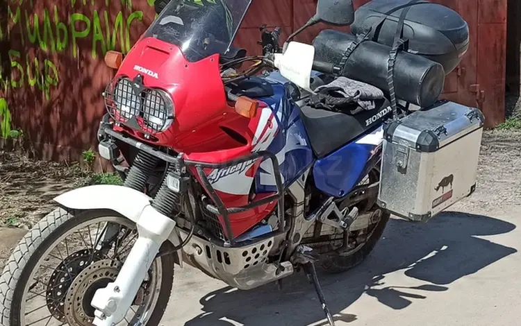 Honda  XRV 750 Africa Twin 2001 года за 3 500 000 тг. в Караганда