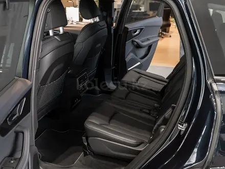 Audi Q7 55 TFSI 2025 года за 53 510 000 тг. в Костанай – фото 12
