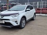 Toyota RAV4 2018 года за 14 000 000 тг. в Петропавловск