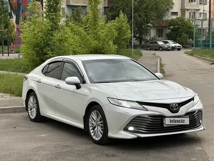 Toyota Camry 2018 года за 13 500 000 тг. в Алматы – фото 9