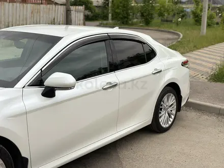 Toyota Camry 2018 года за 13 500 000 тг. в Алматы – фото 4