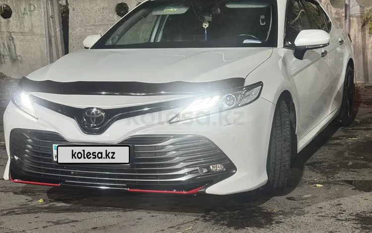 Toyota Camry 2018 годаfor14 000 000 тг. в Алматы