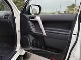 Toyota Land Cruiser Prado 2022 года за 37 000 000 тг. в Атырау – фото 5