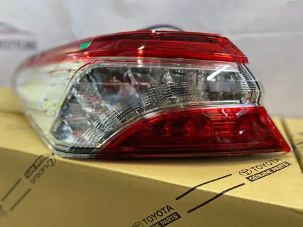 Фонарь задний в крыло на Toyota Camry 70 новый оригинал LED за 135 000 тг. в Алматы – фото 7