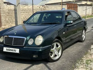 Mercedes-Benz E 320