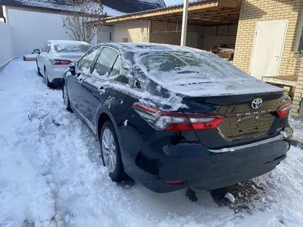 Toyota Camry 2022 года за 21 000 000 тг. в Уральск – фото 5