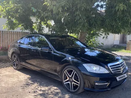 Mercedes-Benz S 550 2007 года за 9 200 000 тг. в Караганда – фото 2