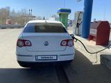 Volkswagen Passat 2007 года за 3 900 000 тг. в Усть-Каменогорск – фото 2