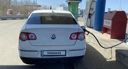 Volkswagen Passat 2007 года за 3 900 000 тг. в Усть-Каменогорск – фото 2