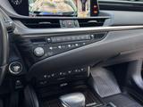 Lexus ES 350 2021 года за 25 500 000 тг. в Алматы – фото 4