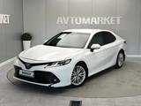 Toyota Camry 2018 года за 12 600 000 тг. в Атырау