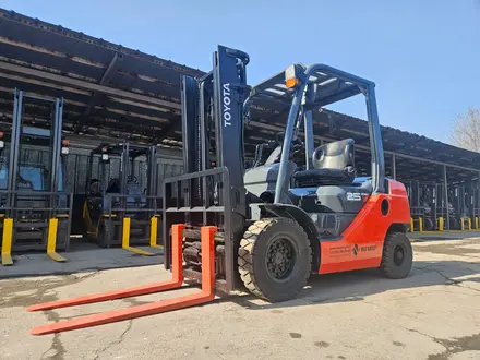 Toyota  02-8FG25 2015 года за 9 000 000 тг. в Алматы
