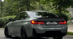 BMW 320 2023 года за 24 200 000 тг. в Алматы – фото 4