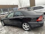 Mercedes-Benz C 240 2004 года за 2 700 000 тг. в Уральск – фото 4