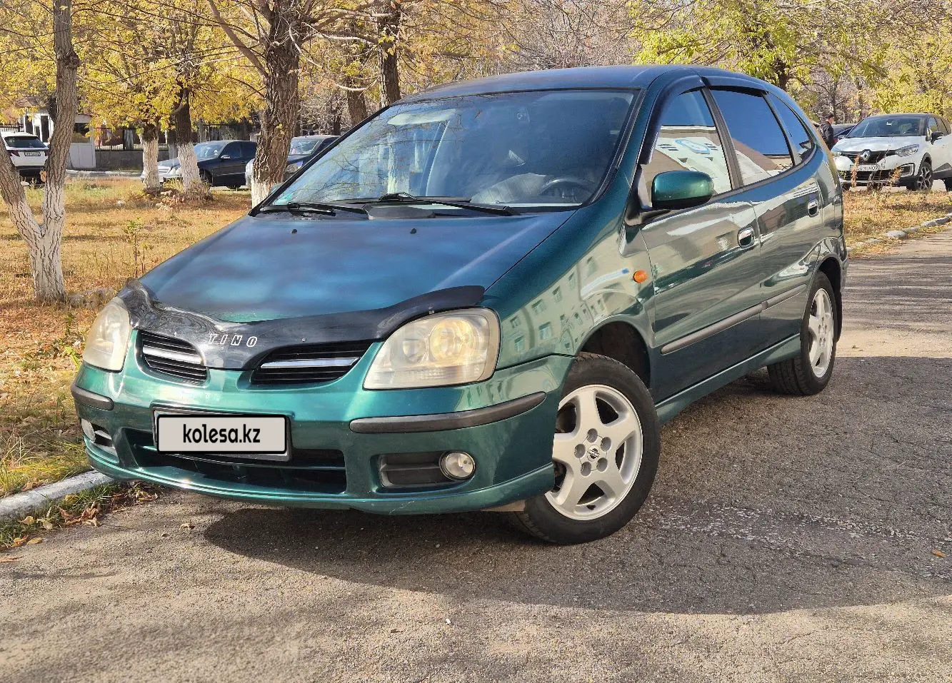 Nissan Tino, 2002