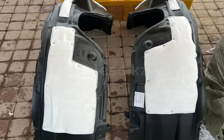 Подкрылок на Lexus за 13 000 тг. в Алматы