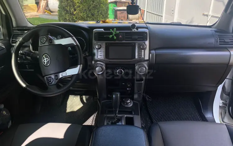 Toyota 4Runner 2015 года за 16 500 000 тг. в Алматы