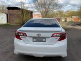 Toyota Camry 2014 года за 3 300 000 тг. в Кокшетау – фото 2