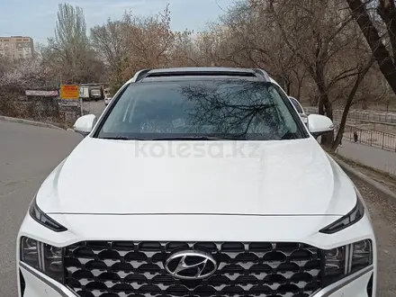 Hyundai Santa Fe 2023 года за 20 500 000 тг. в Алматы