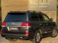 Toyota Land Cruiser Luxe 2015 года за 30 290 000 тг. в Алматы – фото 2
