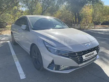 Hyundai Elantra 2021 года за 9 190 000 тг. в Актобе – фото 6