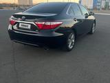 Toyota Camry 2016 года за 6 200 000 тг. в Уральск – фото 2