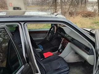 Mercedes-Benz E 230