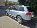 Volkswagen Touareg 2005 года за 5 800 000 тг. в Караганда – фото 2