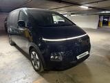 Hyundai Staria 2021 годаүшін19 900 000 тг. в Астана – фото 2