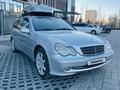 Mercedes-Benz C 180 2003 года за 2 500 000 тг. в Актобе – фото 2