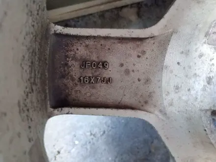 Диски с резиной 215/65 на 16 в комплекте!;! за 200 000 тг. в Сарань – фото 8