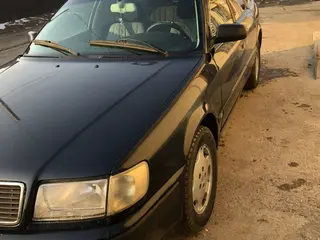 Audi 100