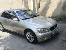Lexus is-200, 2001