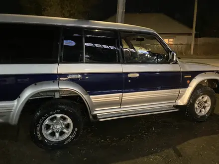 Mitsubishi Pajero 1996 года за 3 500 000 тг. в Семей – фото 2