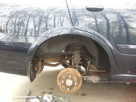 Брызговики подкрылки Nissan Almera: B10 N16 за 10 000 тг. в Актобе